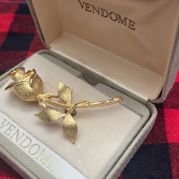 ❤️VENDOME Christmas Rose Brooch VTG. - Picture 4 of 14
